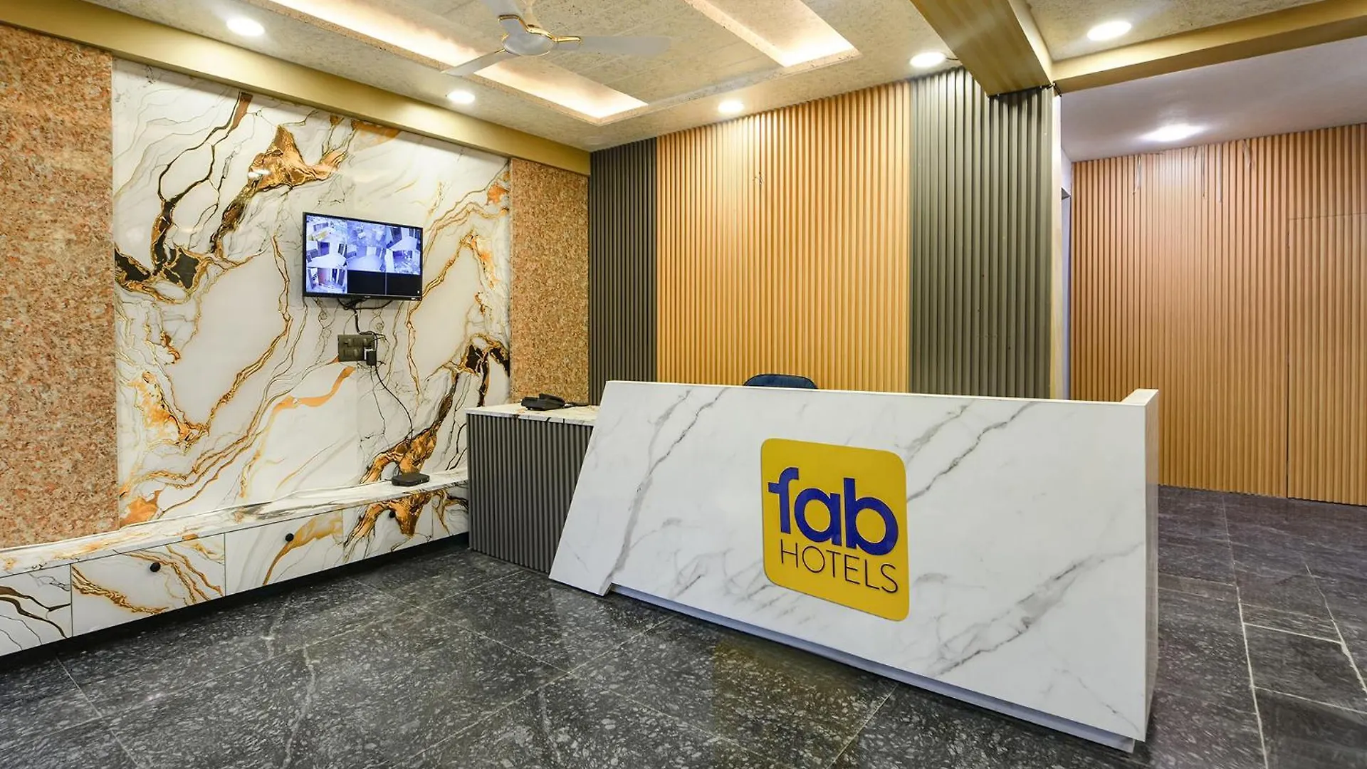 Hotel Fabhotel Kesari Stayz Gurgaon