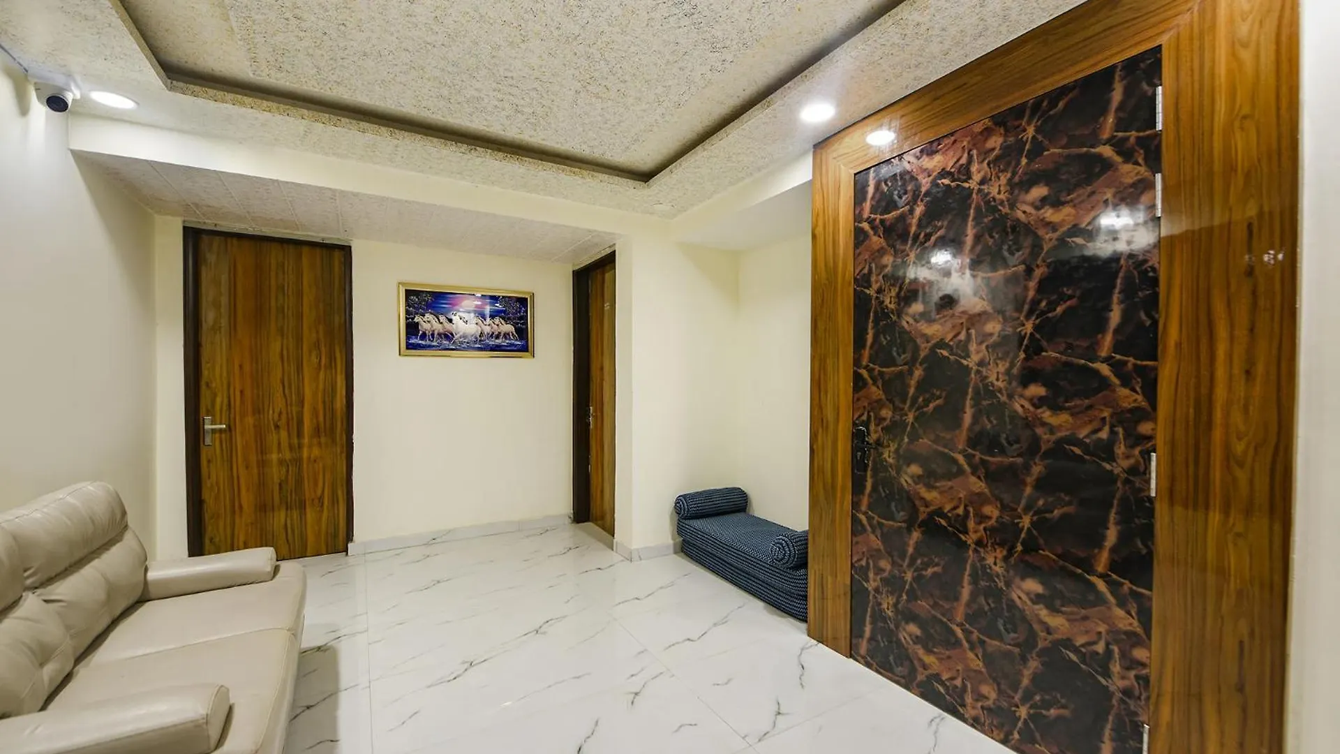 Fabhotel Kesari Stayz Gurgaon Hotel