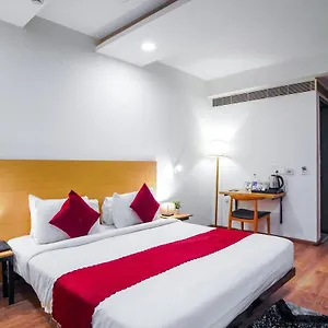 Saltstayz Express - Medicity Near Medanta Hospital Hotel